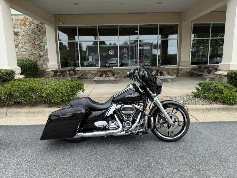 FLHX 2021 Street Glide®