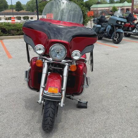 2012 Harley-Davidson® Electra Glide® Classic Two-Tone Ember Red Sunglo/Merlot Sunglo thumb 2