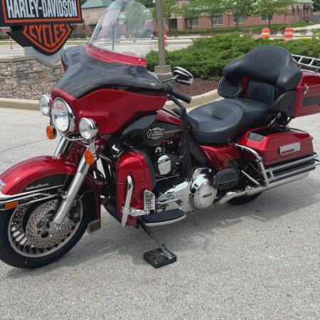 2012 Harley-Davidson® Electra Glide® Classic Two-Tone Ember Red Sunglo/Merlot Sunglo thumb 1