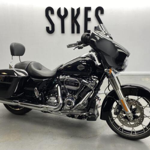 2023 Harley-Davidson FLHX Touring Street Glide 114 in Vivid Black thumb 3