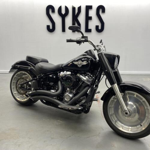 2018 Harley-Davidson FLFB Softail Fat Boy 107 in Vivid Black thumb 2