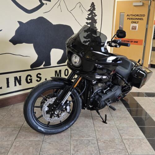 2026 Harley-Davidson® Low Rider® ST Vivid Black Black Trim thumb 0