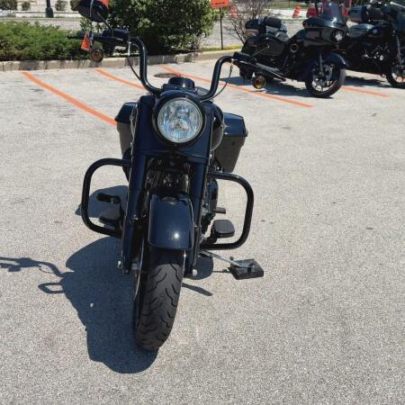 2018 Harley-Davidson® Road King® Special Vivid Black thumb 2