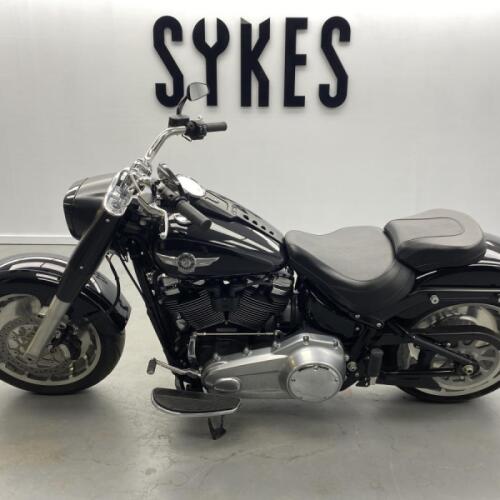 2018 Harley-Davidson FLFB Softail Fat Boy 107 in Vivid Black thumb 0