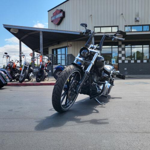 2015 Harley-Davidson® Breakout® Vivid Black thumb 1