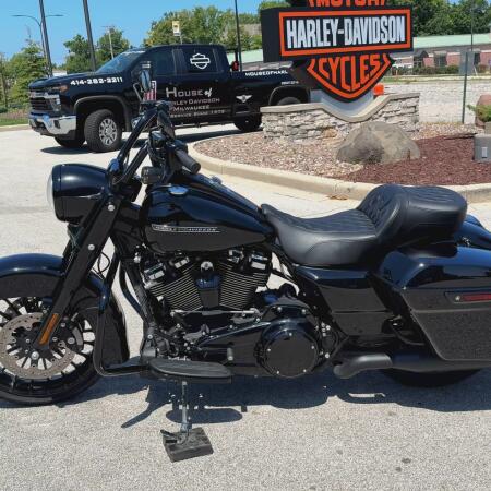 2018 Harley-Davidson® Road King® Special Vivid Black thumb 0