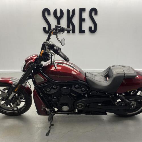Harley-Davidson VRSCDX Night Rod Special in Velocity Red Sunglo thumb 0