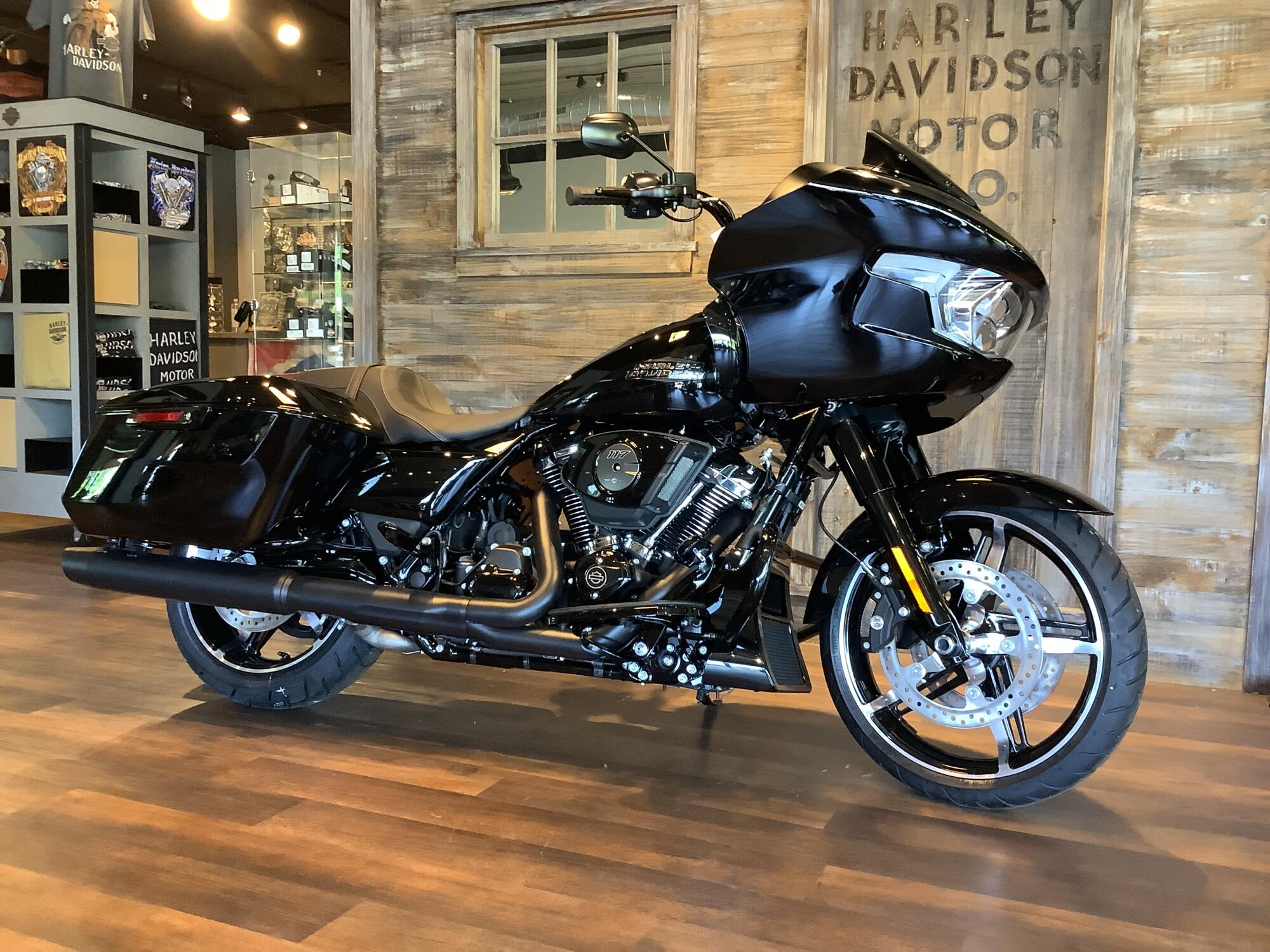 Harley-Davidson® Road Glide® 2026 FLTRX T33-26 Vivid Black Black Trim