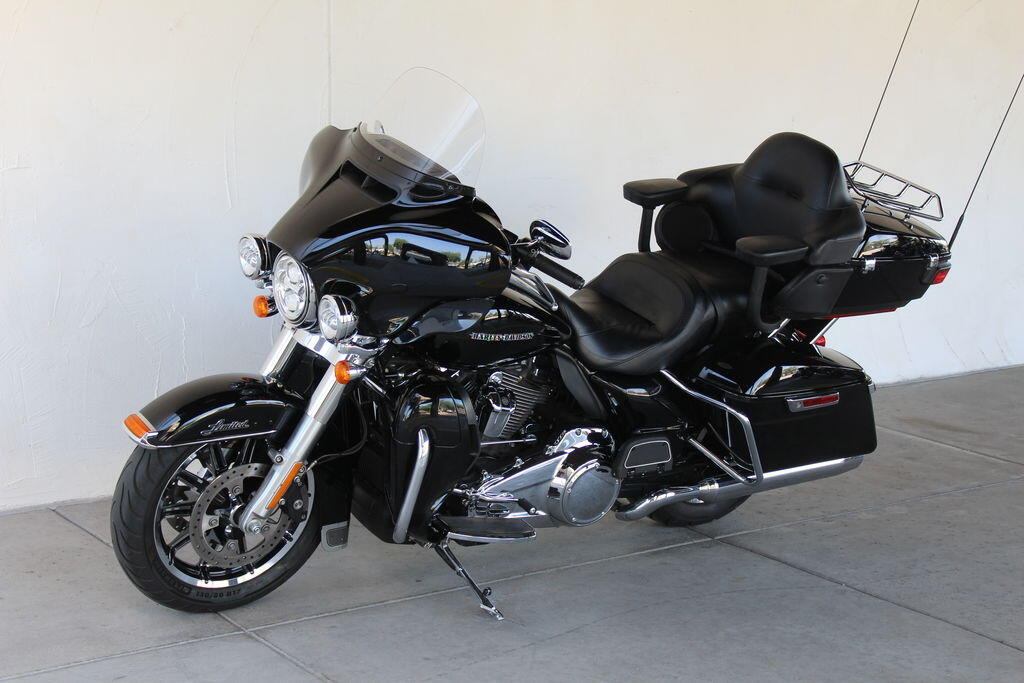 2018 Harley-Davidson® FLHTK Ultra Limited U605185T