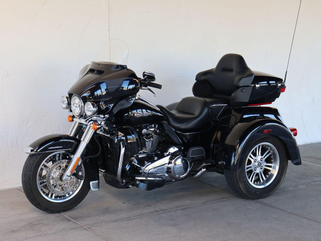 2020 Harley-Davidson® FLHTCUTG Tri Glide® Ultra U859516