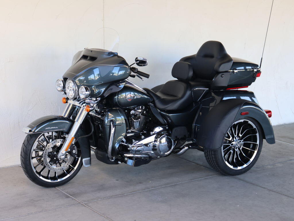 2025 Harley-Davidson® FLHTCUTG Tri Glide™ Ultra U856640T