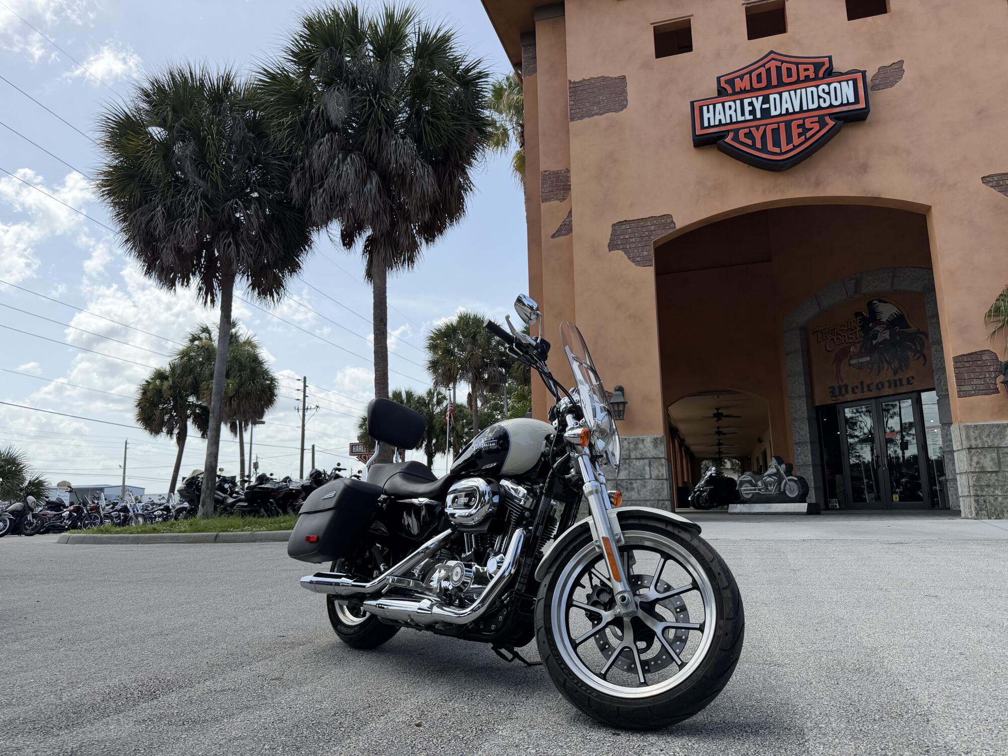 Harley-Davidson® SuperLow® 1200T 2014
