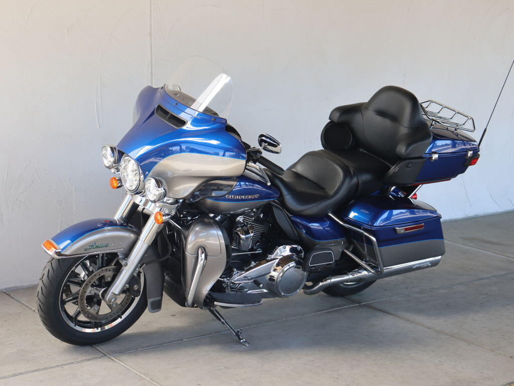 2017 Harley-Davidson® FLHTK Ultra Limited U618101