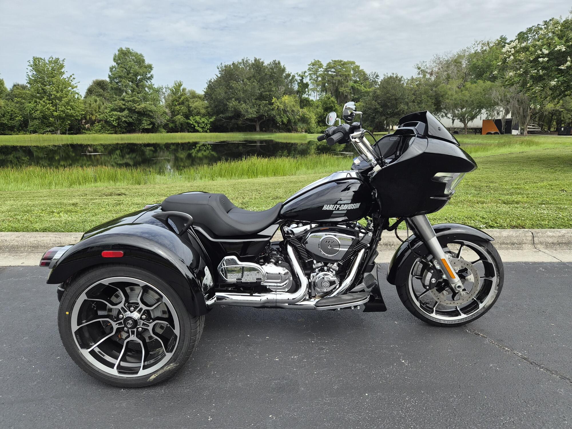 FLTRT 2026 Road Glide 3