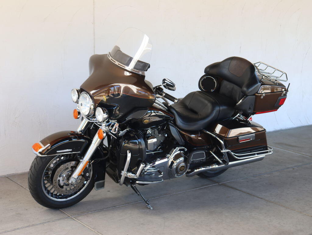 2013 Harley-Davidson® FLHTKAE Electra Glide® Ultra Limited Anniversary Edition U654188T