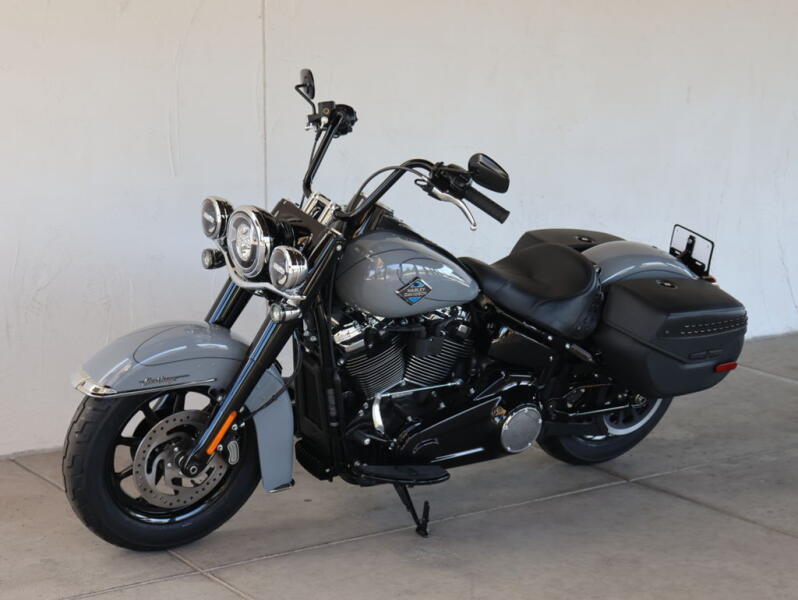 2026 Harley-Davidson® FLHC Heritage Classic S022936