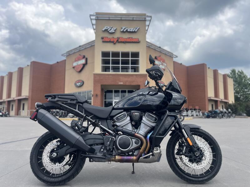 2021 Harley-Davidson® RA1250S Pan America™ 1250 Special Vivid Black 303184