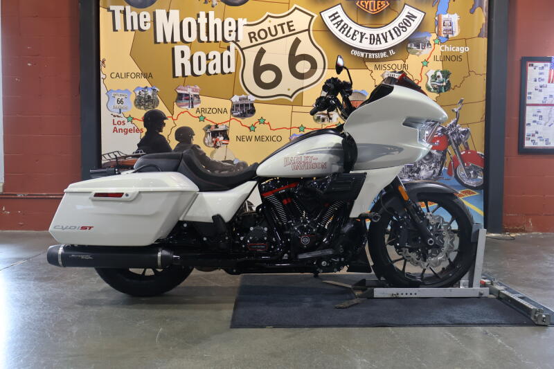 FLTRXSTSE 2024 CVO™ Road Glide® ST