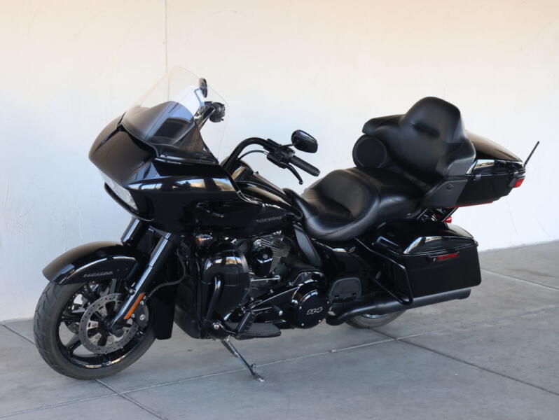2022 Harley-Davidson® FLTRK Road Glide® Limited U655954T