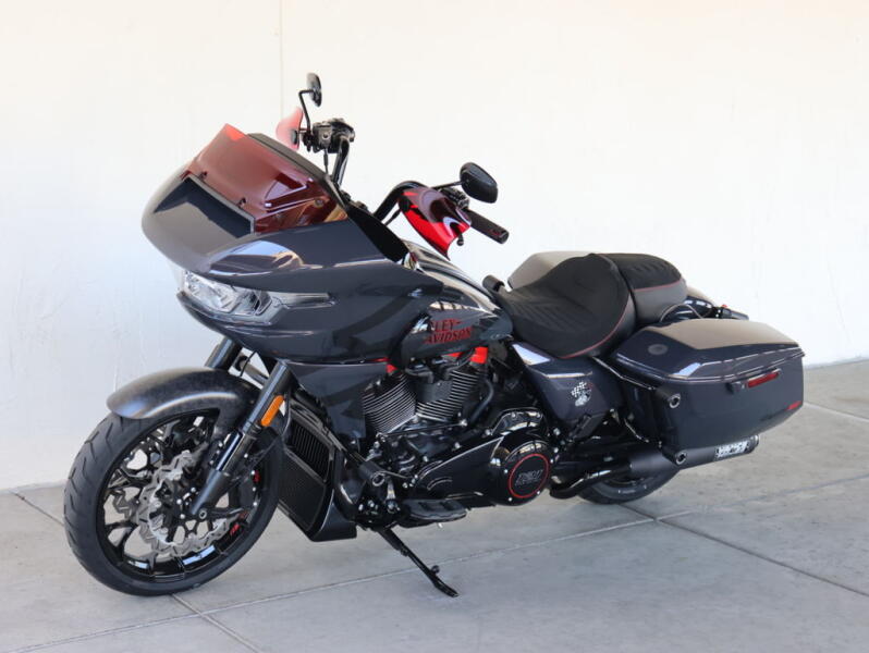 2026 Harley-Davidson® FLTRXSTSE CVO Road Glide ST N956526