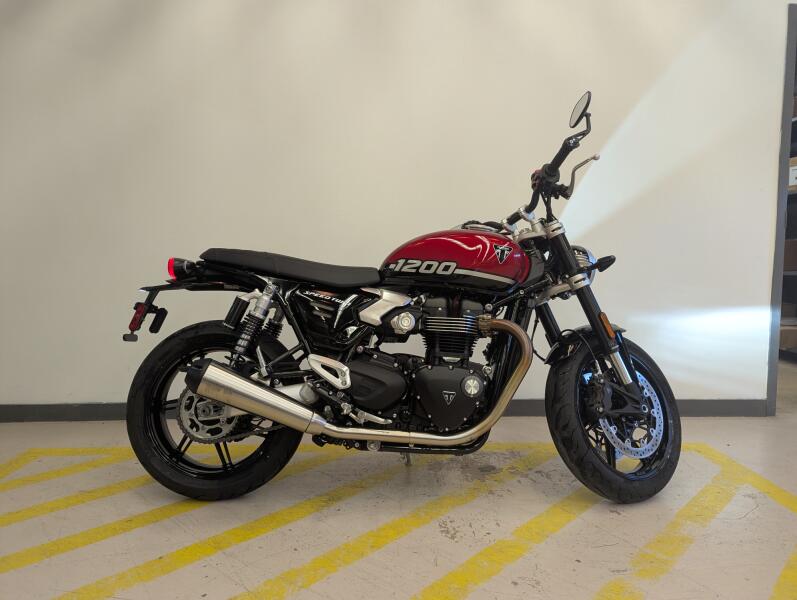 2026 Triumph Speed Twin 1200 - Carnival Red 