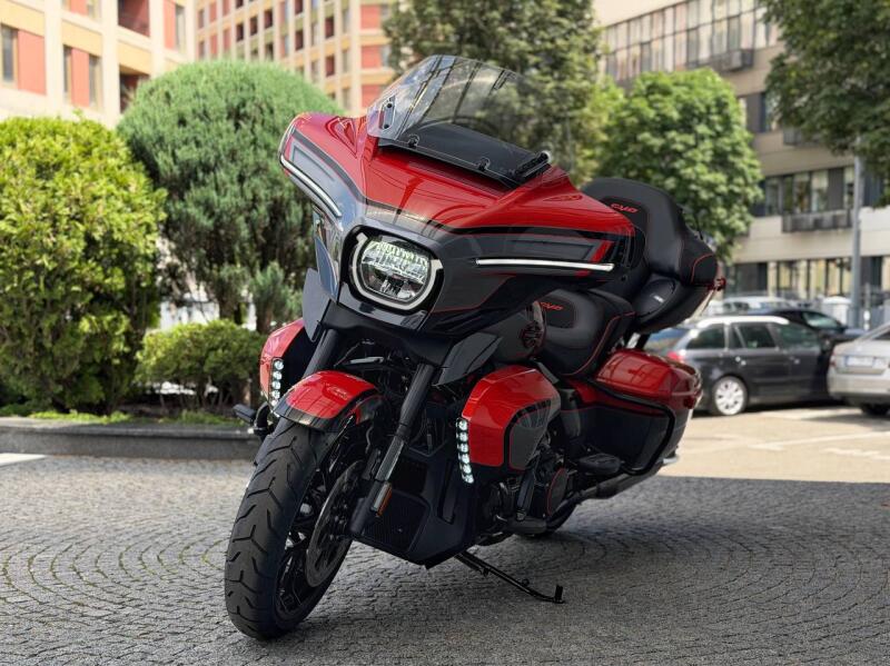 2026 Harley-Davidson® CVO Street Glide Limited Citrus Heat CVO Tri-Tone