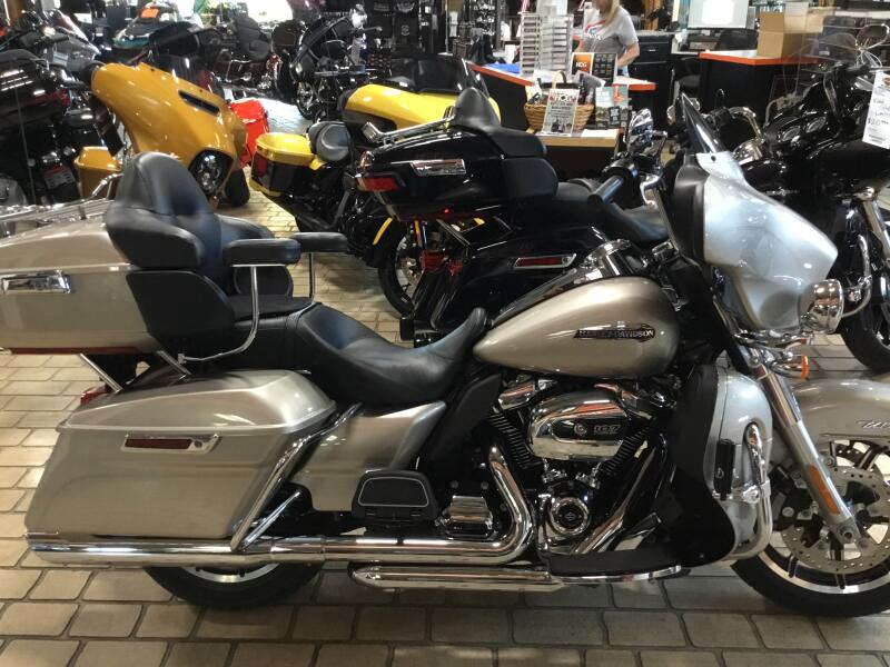 2018 Harley-Davidson® Electra Glide® Ultra Classic® Silver Fortune