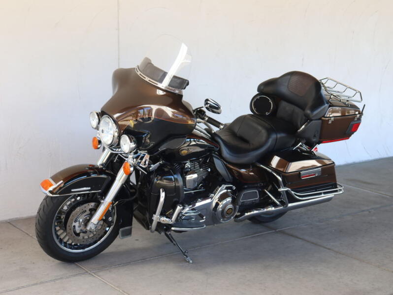 2013 Harley-Davidson® FLHTKAE Electra Glide® Ultra Limited Anniversary Edition U654188T
