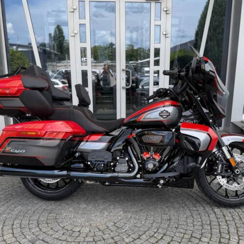 2026 Harley-Davidson® CVO Street Glide Limited Citrus Heat CVO Tri-Tone thumb 3