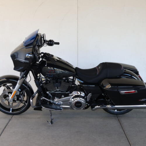2026 Harley-Davidson® FLHX Street Glide® N618903 thumb 3