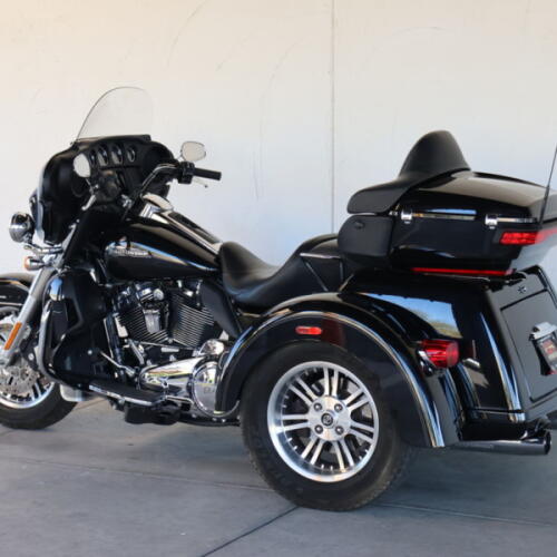 2020 Harley-Davidson® FLHTCUTG Tri Glide® Ultra U859516 thumb 2