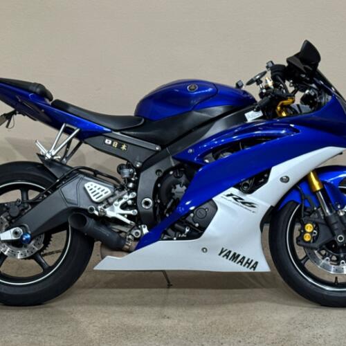 Yamaha YZF-R6 2010 thumb 3
