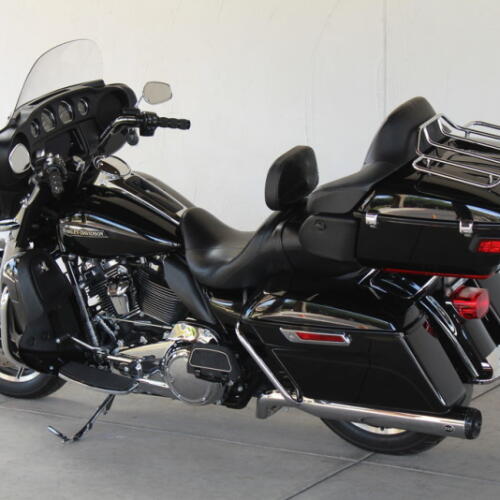 2019 Harley-Davidson® FLHTCU Electra Glide® Ultra Classic® U624535 thumb 2