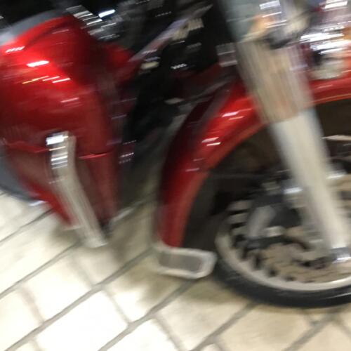 2012 Harley-Davidson® Ultra Classic™ Electra Glide® Two-Tone Ember Red Sunglo/Merlot Sunglo thumb 3