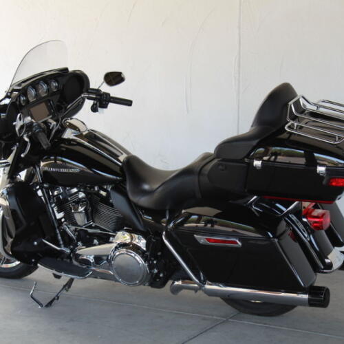 2018 Harley-Davidson® FLHTKL Ultra Limited Low U616334 thumb 2