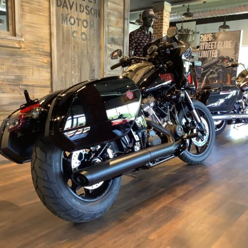 Harley-Davidson® Low Rider® ST 2026 FXLRST S10-26 Vivid Black Black Trim thumb 0