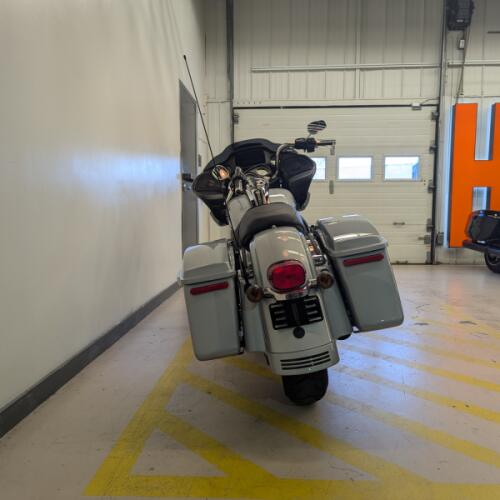 2023 Harley-Davidson® Road Glide® - Atlas Silver Metallic (Chrome Trim) thumb 0