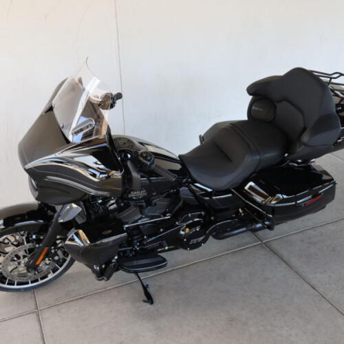 2026 Harley-Davidson® FLHXL Street Glide Limited N615001 thumb 1