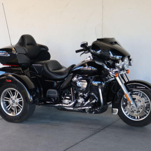 2020 Harley-Davidson® FLHTCUTG Tri Glide® Ultra U859516 thumb 1