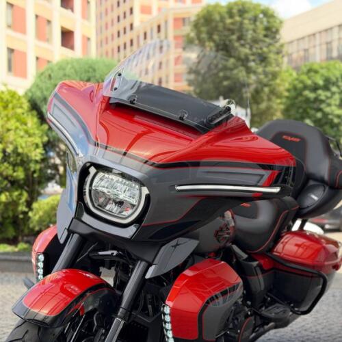 2026 Harley-Davidson® CVO Street Glide Limited Citrus Heat CVO Tri-Tone thumb 2