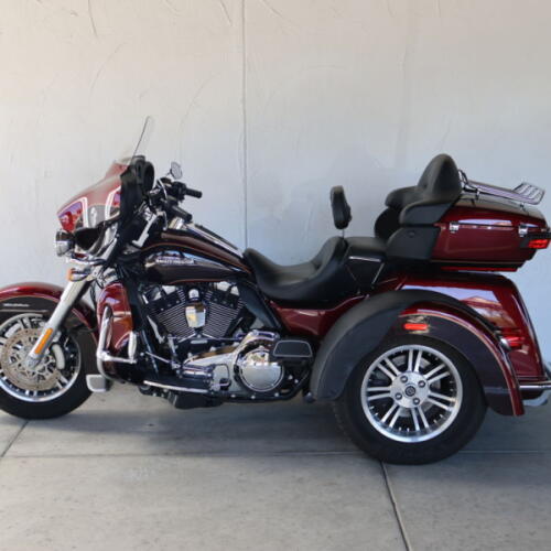 2014 Harley-Davidson® FLHTCUTG Tri Glide® Ultra U857682 thumb 3