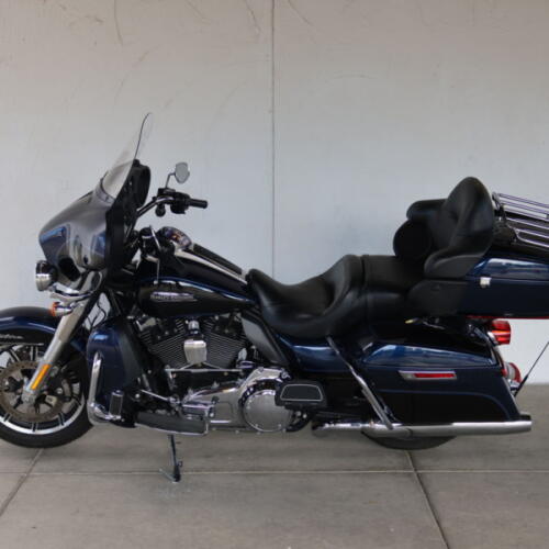 2014 Harley-Davidson® FLHTCU Electra Glide® Ultra Classic® U635590T thumb 3