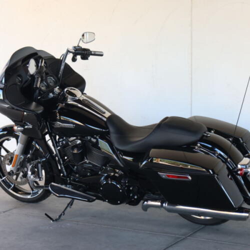 2023 Harley-Davidson® FLTRX Road Glide® U680237 thumb 2