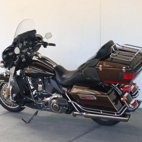 2013 Harley-Davidson® FLHTKAE Electra Glide® Ultra Limited Anniversary Edition U654188T thumb 2