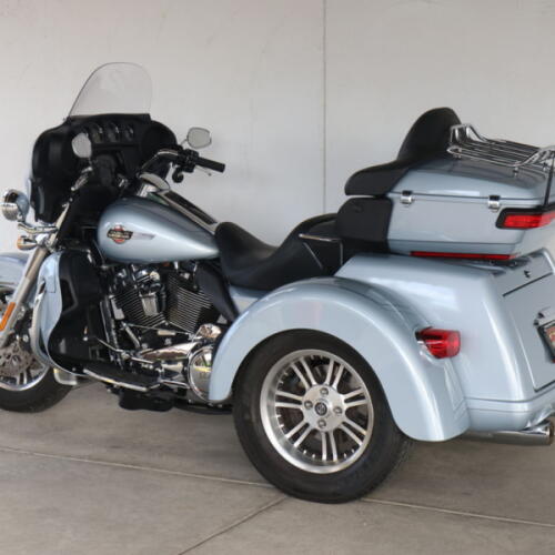 2023 Harley-Davidson® FLHTCUTG Tri Glide® Ultra U859801 thumb 2