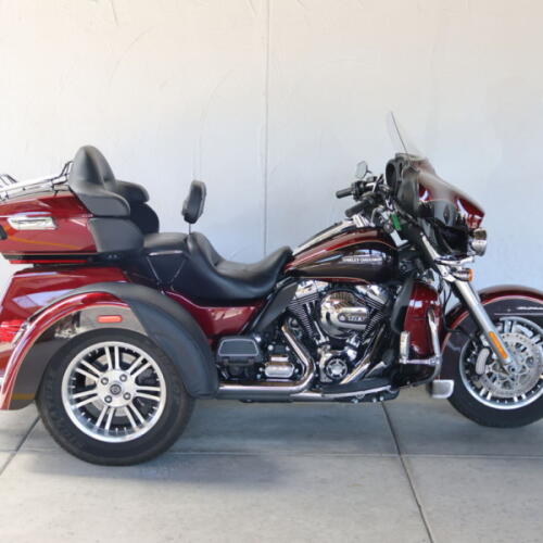 2014 Harley-Davidson® FLHTCUTG Tri Glide® Ultra U857682 thumb 0