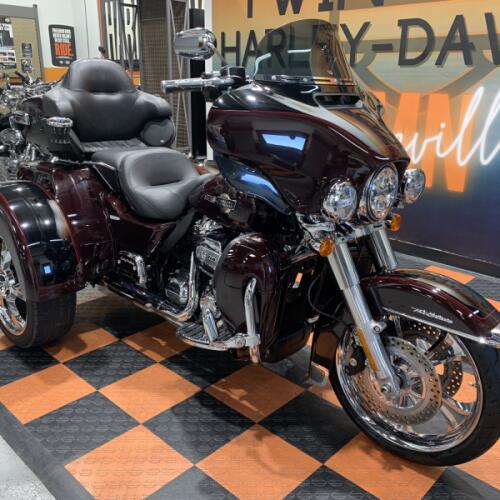 2022 Harley-Davidson Tri Glide Ultra FLHTCUTG thumb 2
