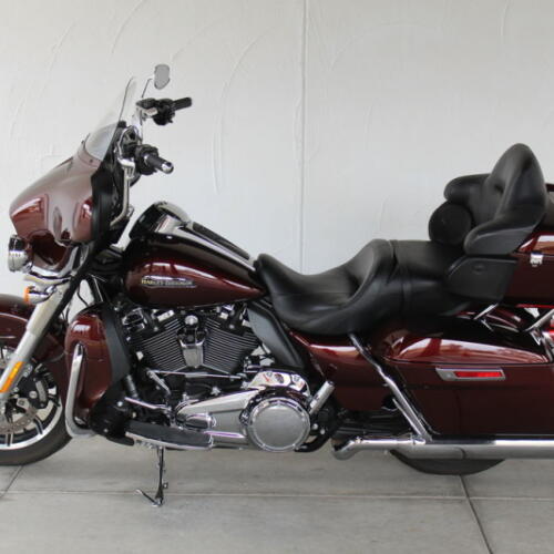 2019 Harley-Davidson® FLHTCU Electra Glide® Ultra Classic® U623979T thumb 3