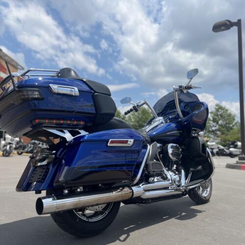 2015 Harley-Davidson® CVO™ Road Glide® Ultra SAPPHRE/ABS BLU 952119 thumb 2
