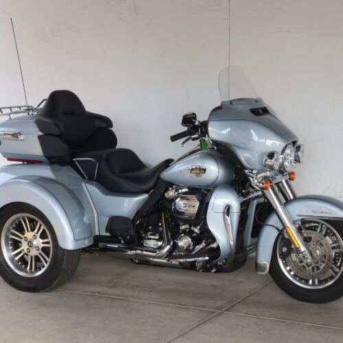 2023 Harley-Davidson® FLHTCUTG Tri Glide® Ultra U859801 thumb 1